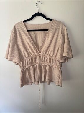SHEIN Cream Flutter Sleeve Peplum Blouse
